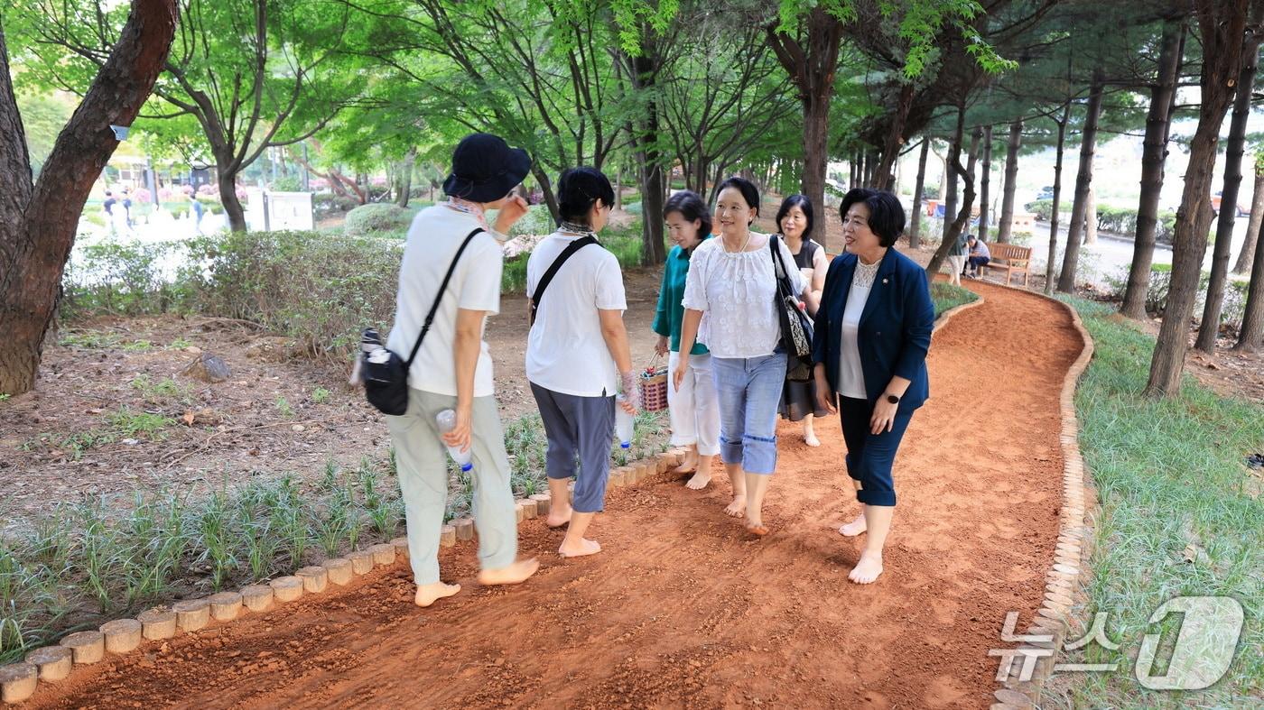 황톳길.(과천시 제공)