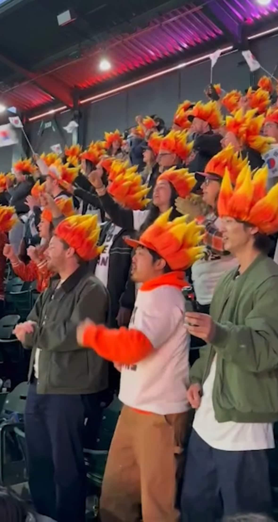 본문 이미지 - 이정후 팬클럽 '후리건스'.(MLB닷컴 캡처)