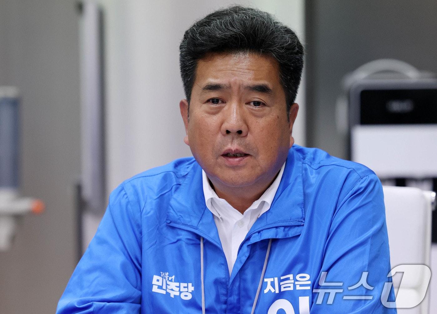 본문 이미지 - 보건복지부는 제11대 국민건강보험공단 이사장에 강청희 전 한국공공조직은행 은행장(사진)을 임명한다고 17일 밝혔다. 임기는 오는 20일부터 3년간이다. ⓒ 뉴스1 박세연 기자