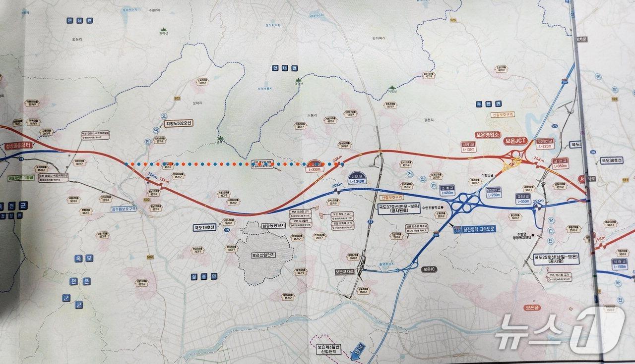 본문 이미지 - 충북 보은군 삼승면 주민들이 요구하는 일직선화 노선&#40;점선&#41; /뉴스1 