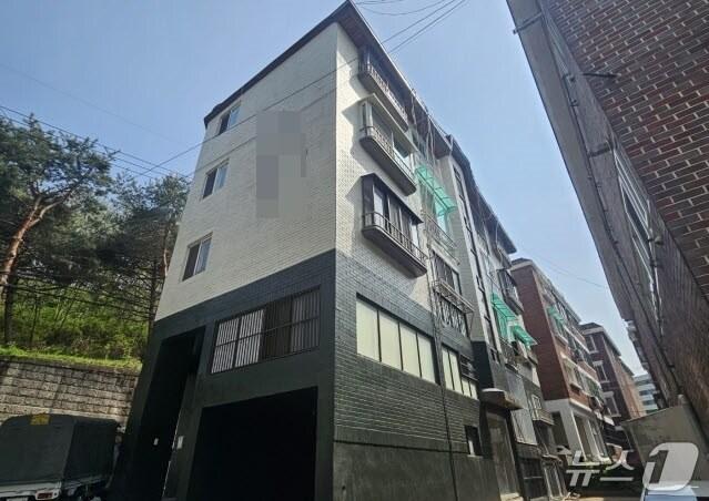 본문 이미지 - 경기도의 더드림 재생사업으로 선정돼 집수리와 에너지 성능 개선공사를 마친 광명시 주택. &#40;경기도 제공, 재판매 및 DB금지0