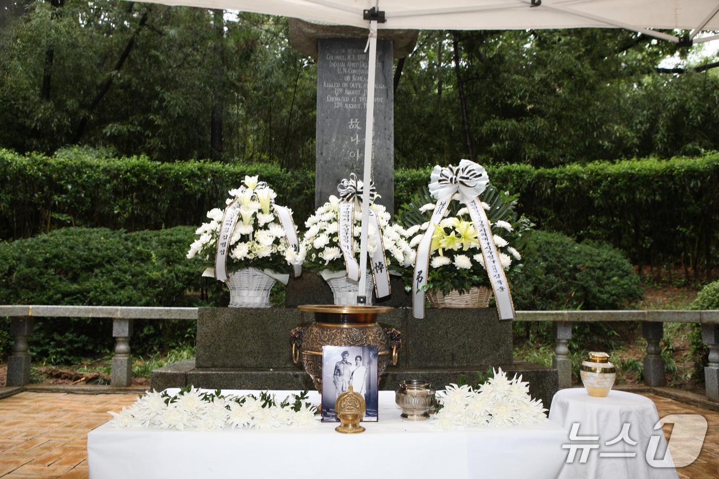 2012년 8월24일 고(故) 우니 나야르 대령의 부인 비말라 나야르 영현 합장식.(대구 수성구 제공.재판매 및 DB 금지)