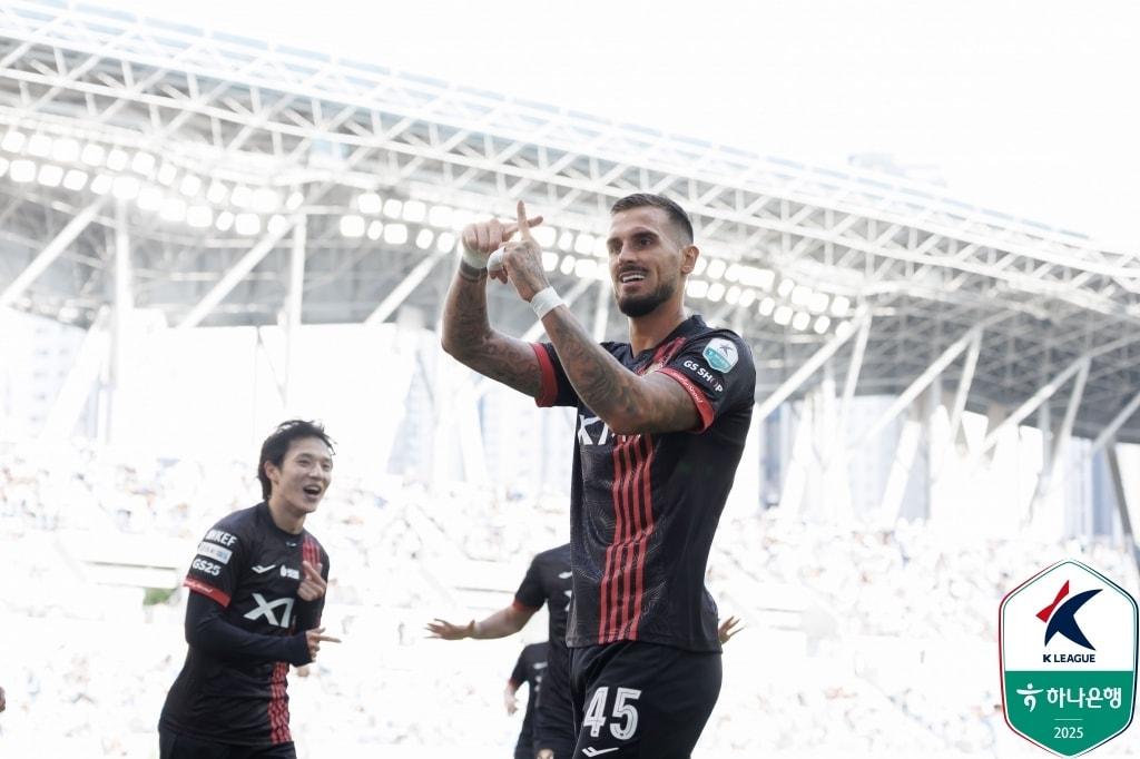 본문 이미지 - FC서울 공격수 둑스. (한국프로축구연맹 제공)