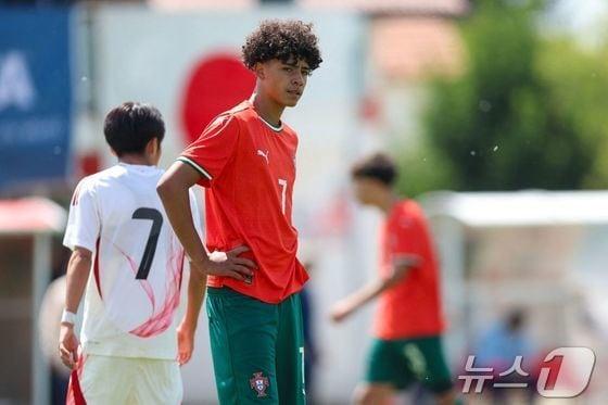 본문 이미지 - 크리스티아누 호날두의 아들 호날두 주니어가 대표팀 데뷔골을 터뜨렸다. &#40;AFP=뉴스1&#41;