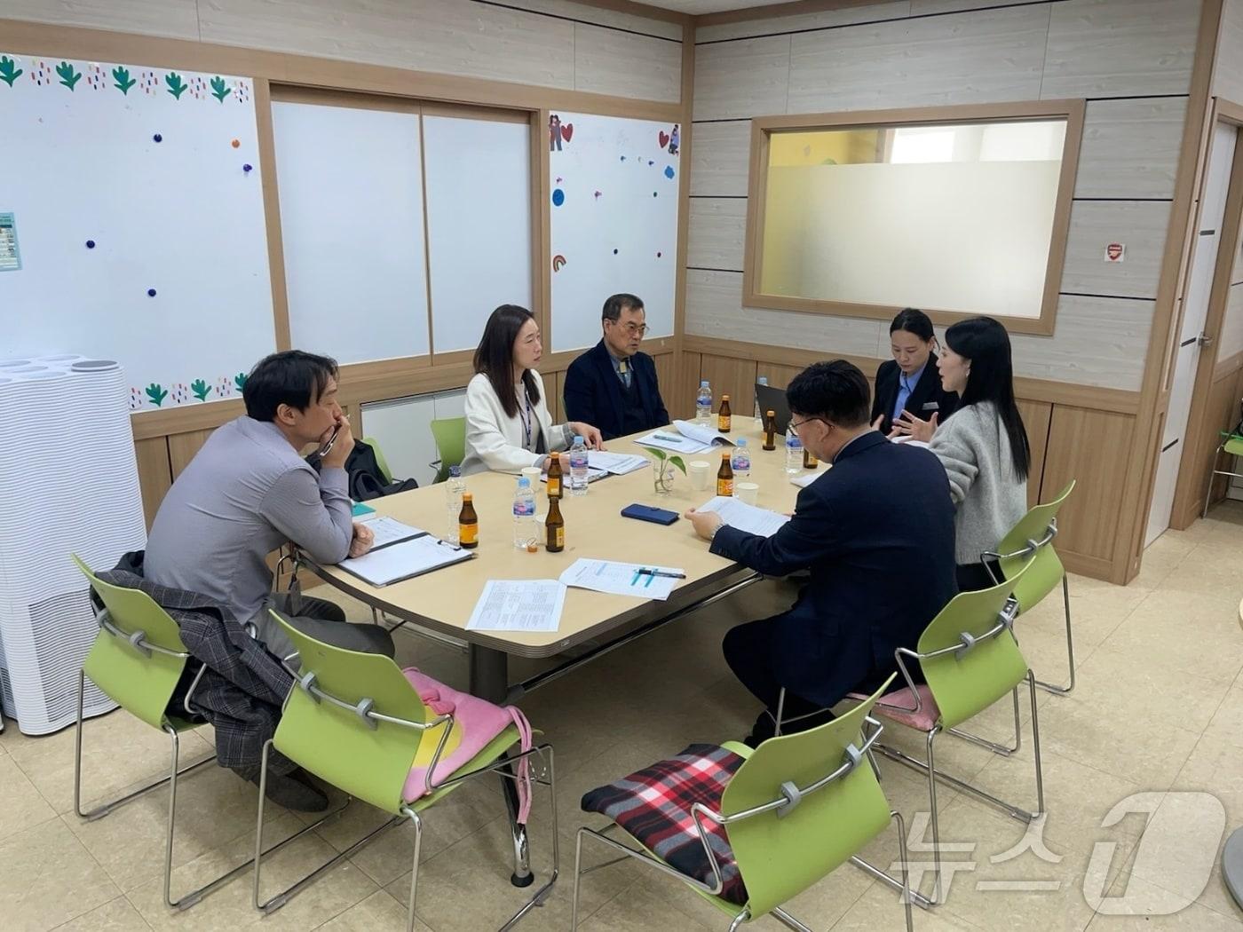 본문 이미지 - 경북교육청(교육감 임종식)은 지난 3월~ 4월까지 학생 마음건강 위기 발생이 잦은 학교를 대상으로 ‘2025 현장 밀착형 마음건강 컨설팅’을 실시하고 있다. ⓒ News1 김대벽기자