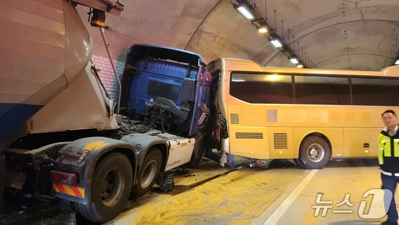 본문 이미지 - 사고 현장.(전북소방 제공. 재판매 및 DB금지)