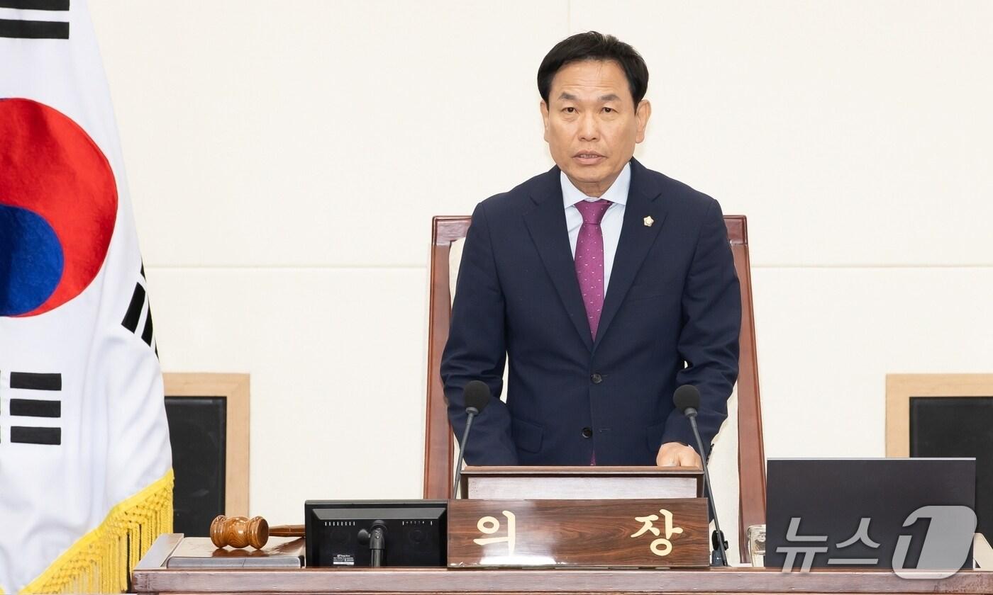 본문 이미지 - 박교상 구미시의장이 19일 열린 임시회 본회의를 주재하고 있다. (구미시 의회 제공. 재판매 및 DB금지) 2025.5.19/뉴스1