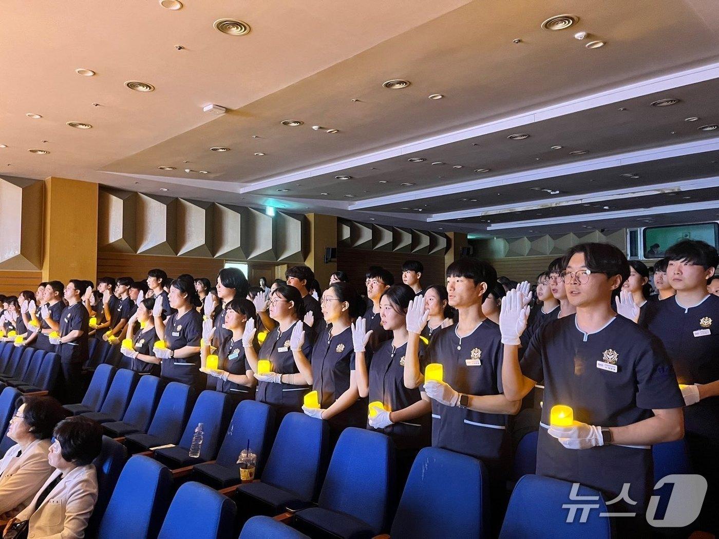 본문 이미지 - 우송정보대학 간호학과가 ‘제13회 나이팅게일 선서식’을 개최했다. &#40;우송정보대학 제공. 재판매 및 DB금지&#41;/뉴스1 