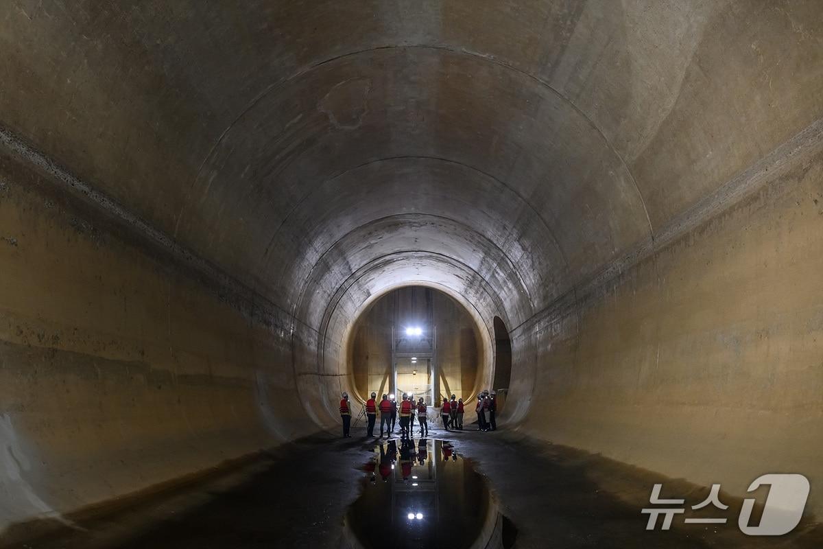 본문 이미지 - 신월빗물저류배수시설 현장점검.(양천구 제공)