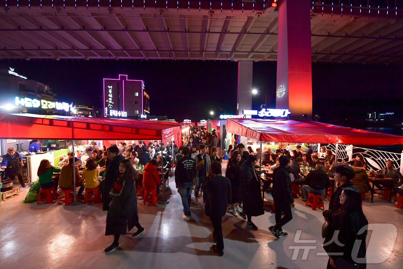 여수낭만포차 전경.(여수시 제공. 재판매 및 DB 금지)