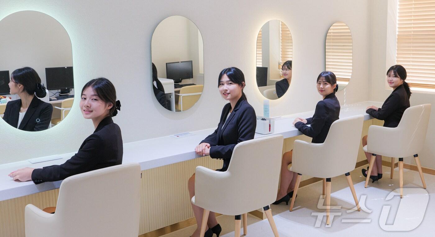 본문 이미지 - 전남여상 졸업생 이미지메이킹실.(전남여상 제공, 재배포 및 DB 금지) /뉴스1