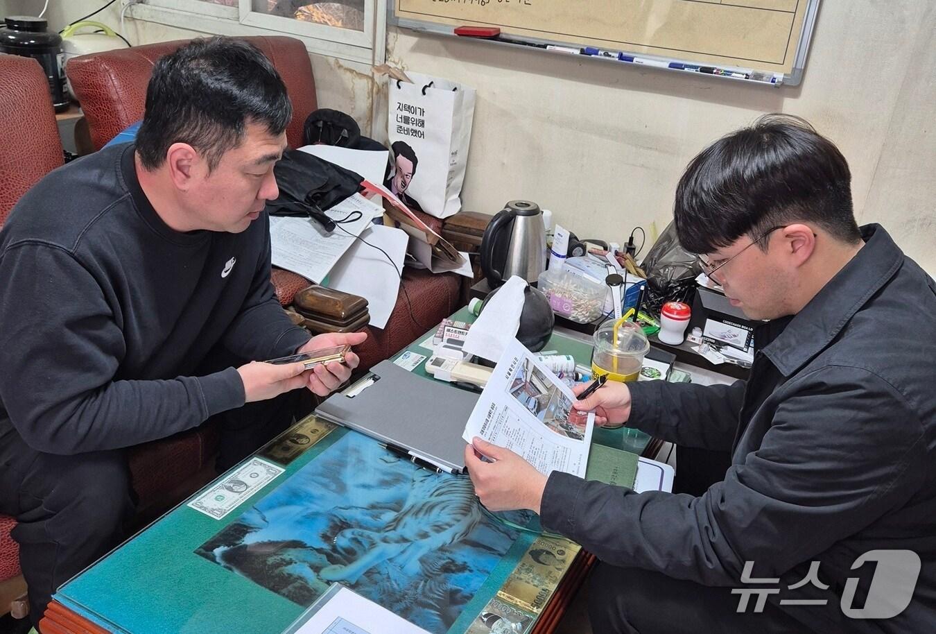 본문 이미지 - 대전시가 여름철 렌터카 사고 예방을 위해 운전자격 확인과 계약 절차 이행 여부 등 렌터카 업체의 전반적인 운영 실태에 대한 집중 점검에 나선다고 20일 밝혔다. 사진은 2024년 운영 실태 점검 모습. (대전시 제공. 재판매 및 DB 금지)2025.5.20/뉴스1