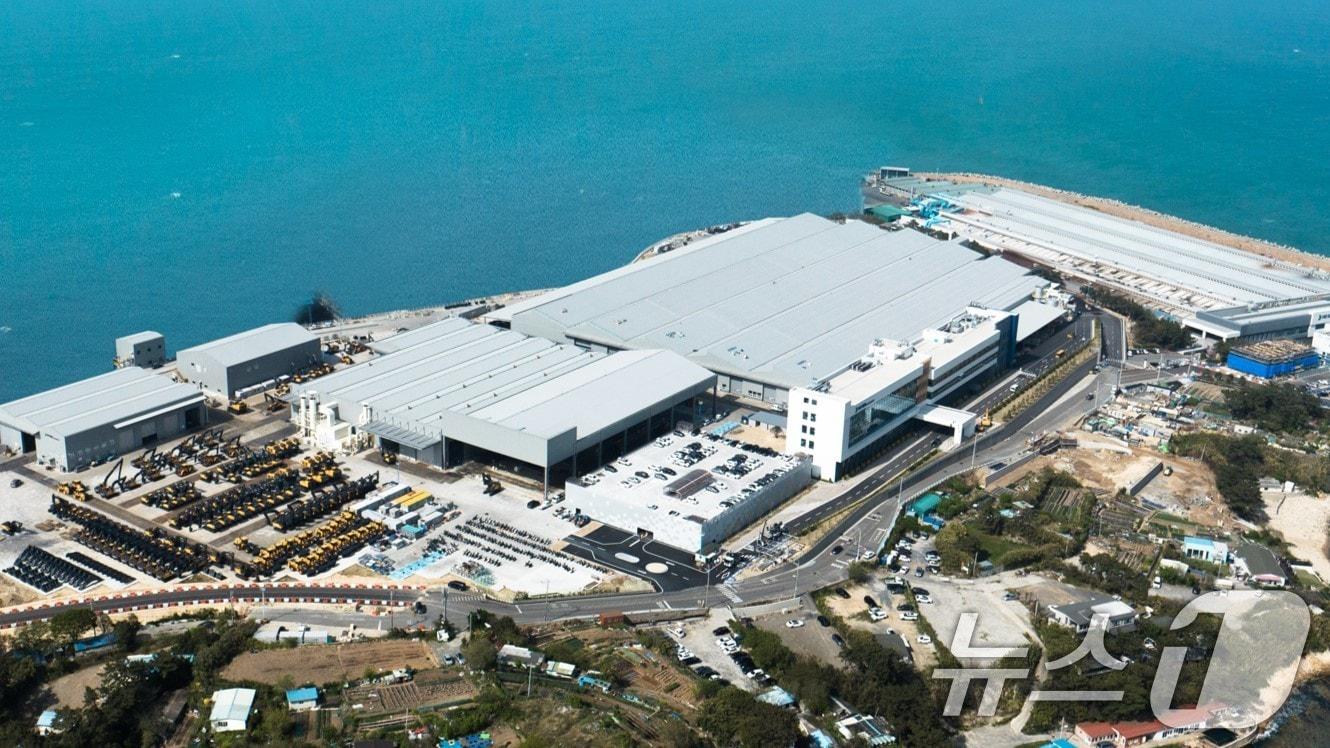 본문 이미지 -  HD현대건설기계 울산공장 전경. ( HD현대건설기계 제공. 재판매 및 DB 금지) 2025.5.20/뉴스1