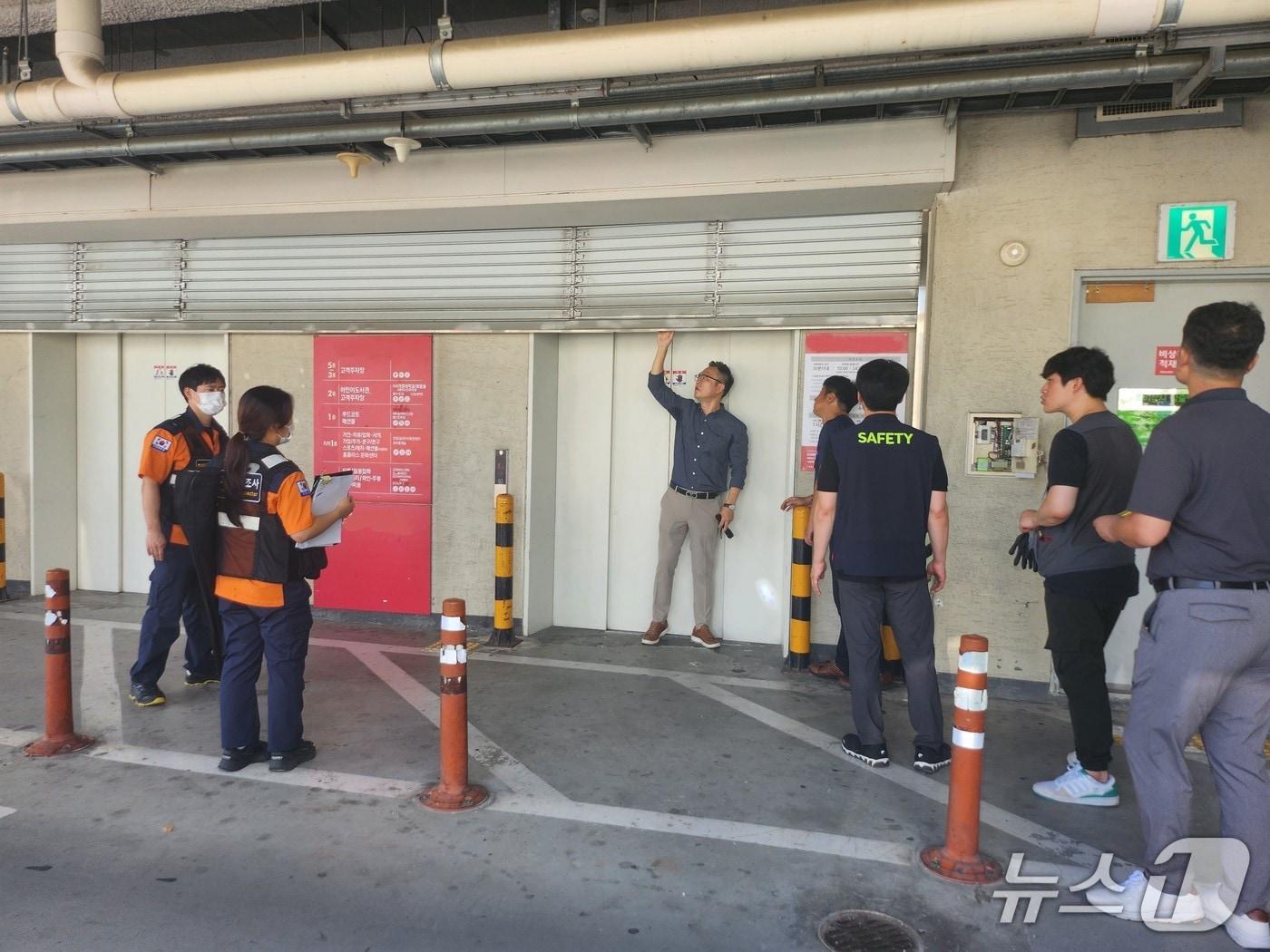 본문 이미지 - 전북소방본부는 22일부터 아파트 지하주차장 등 도내 지하대공간 56개소를 대상으로 일제점검을 실시한다고 20일 밝혔다.(전북소방 제공. 재판매 및 DB금지) 