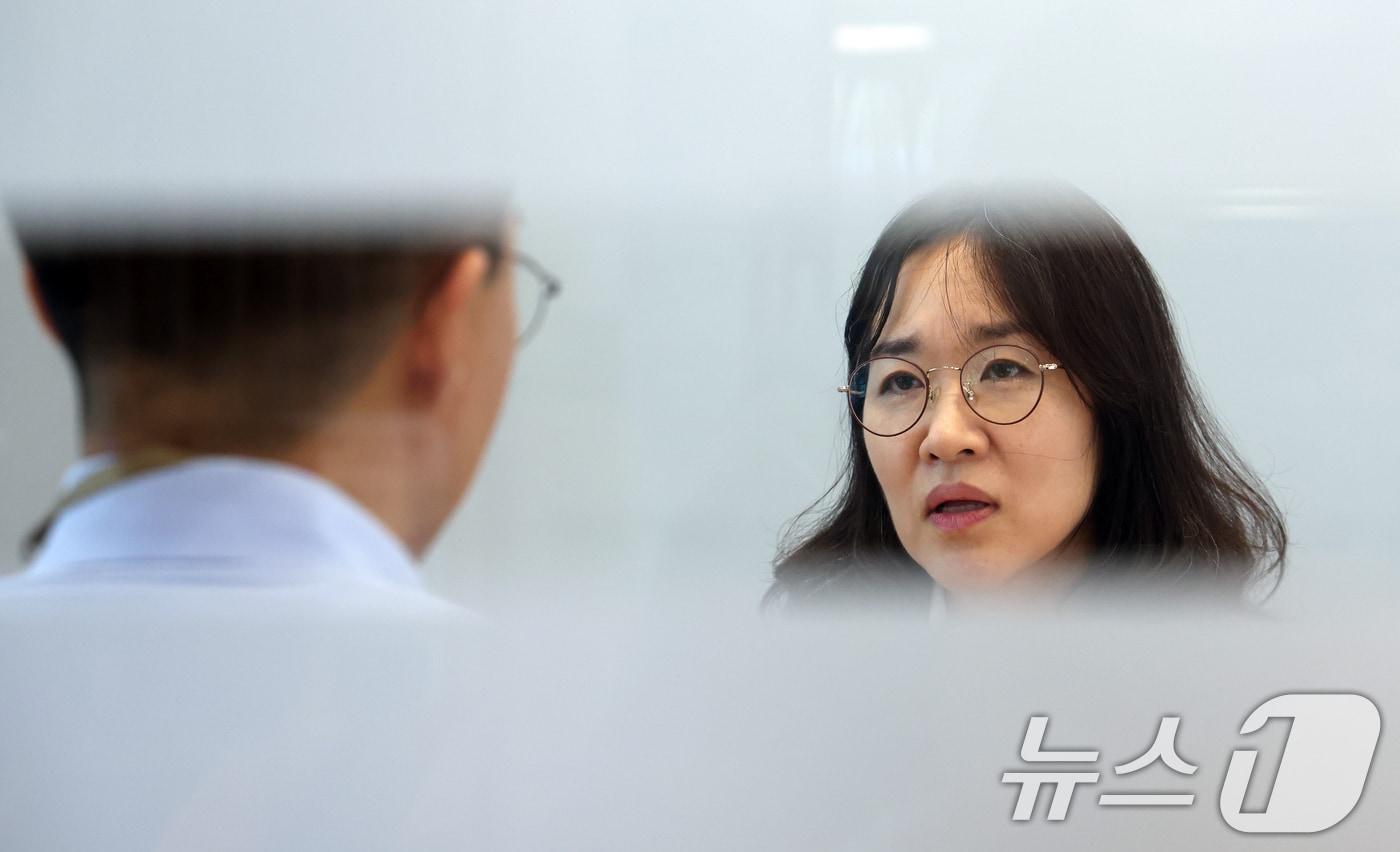 20일 서울 여의도 금융감독원에서 금융상담원이 재무상담을 하고 있다. ⓒ News1 김명섭 기자