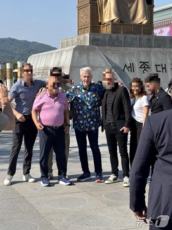 본문 이미지 - 빌 클린턴 전 미국 대통령 <출처=인터넷 커뮤니티 갈무리>