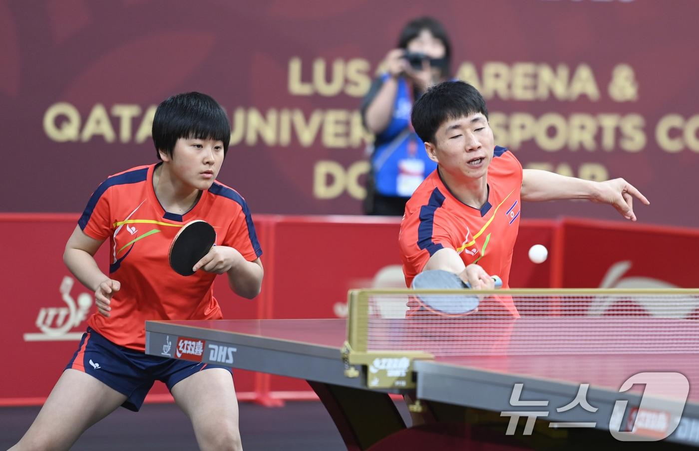 본문 이미지 - 북한 탁구 대표팀의 리정식·김금영 2025.5.20 ⓒ 뉴스1 사진공동취재단