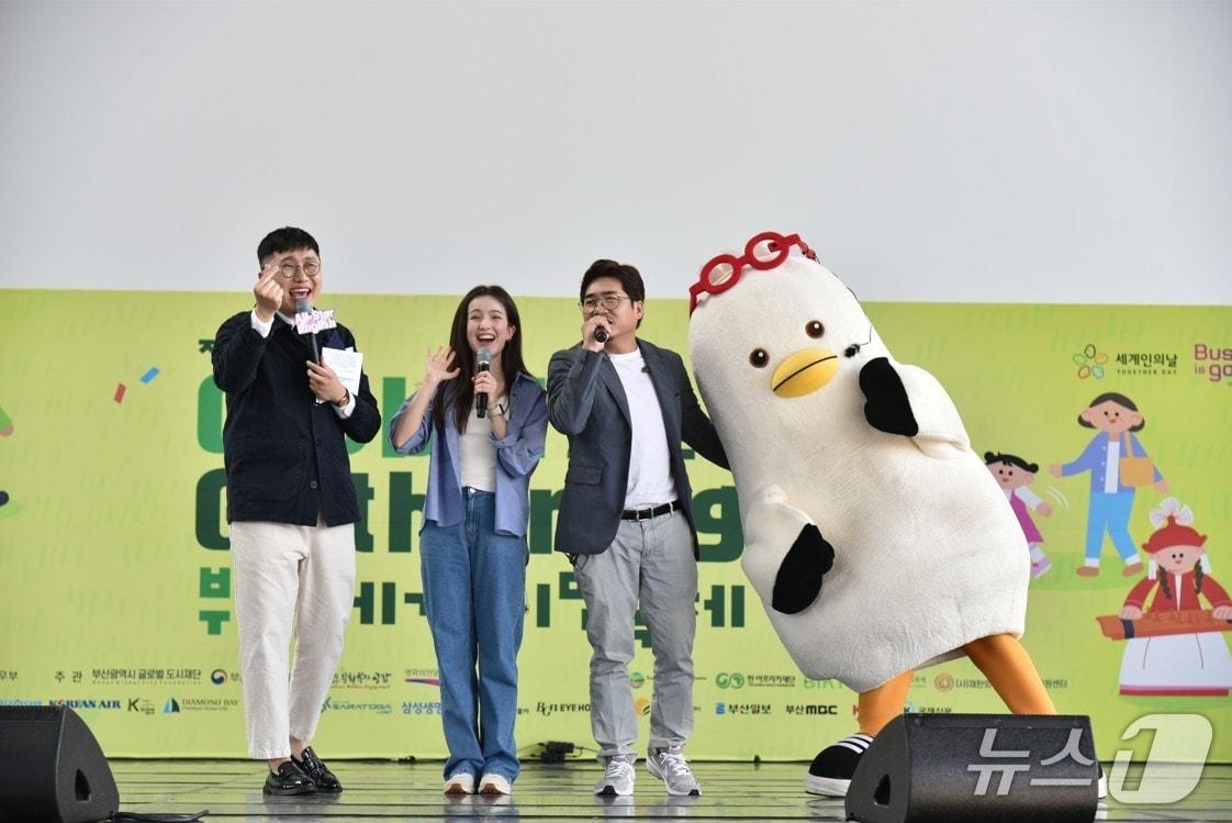 본문 이미지 - &#39;2024 부산 엔조이 잉글리시 존&#39; 행사 현장.&#40;부산시청 제공. 재판매 및 DB 금지&#41;