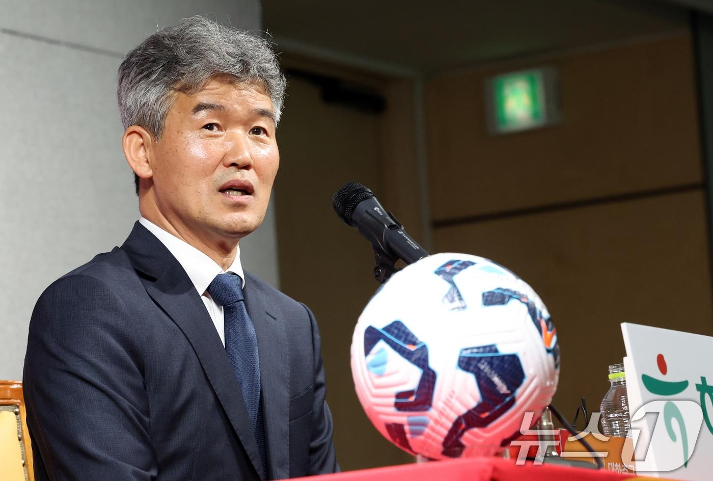 본문 이미지 - 대한축구협회 제55대 집행부 김승희 전무이사가 21일 서울 종로구 축구회관에서 열린 기자간담회에서 발언을 하고 있다. ⓒ News1 김명섭 기자