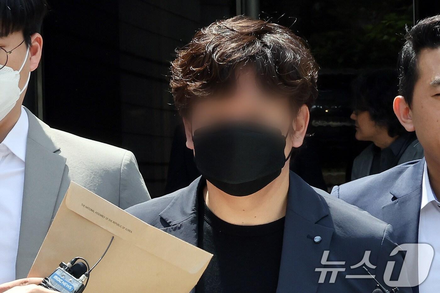 12·3 비상계엄 당시 계엄군이 선거연수원에서 중국인 간첩 99명을 체포했다는 기사를 쓴 스카이데일리 소속 기자 허모씨. 2025.5.21/뉴스1 ⓒ News1 이동해 기자