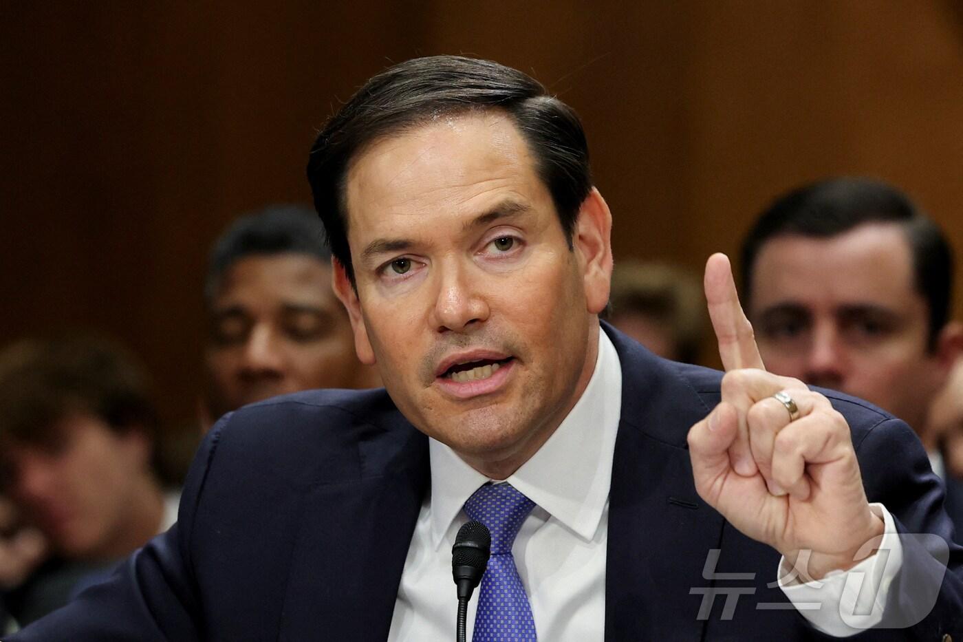 마코 루비오 미국 국무 장관이 지난 20일 &#40;현지시간&#41; 워싱턴 의회의 상원 외교위원회에 출석해 &#34;앞으로 이스라엘 비판 시위에 참여하는 유학생들의 학생 비자를 계속 취소하겠다＂고 밝히고 있다. 2025.05.21 ⓒ 로이터=뉴스1 ⓒ News1 우동명 기자