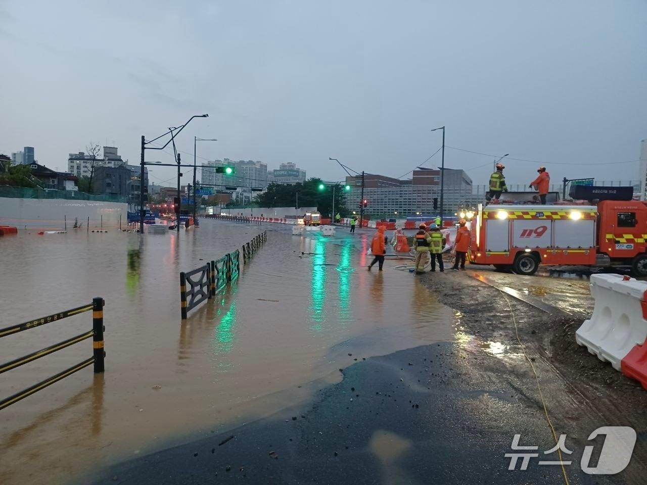 본문 이미지 - 부천시 괴안동 침수현장(부천소방서 제공. 재판매 및 DB 금지) / 뉴스1