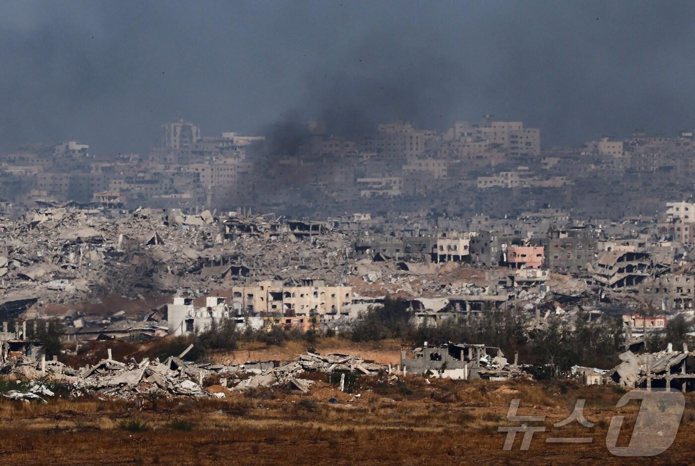 가자지구 북부에서 연기가 피어오르는 모습. 2025. 5. 21 ⓒ 로이터=뉴스1 ⓒ News1 박우영 기자