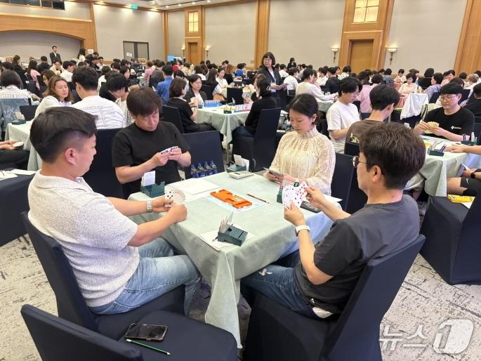 본문 이미지 - 전북브리지협회가 21일 개막한 '제2회 강원 원주·강릉·평창 자선 브리지팀 토너먼트 대회'에 출전한다.(전북브리지협회 제공. 재판매 및 DB 금지)/뉴스1