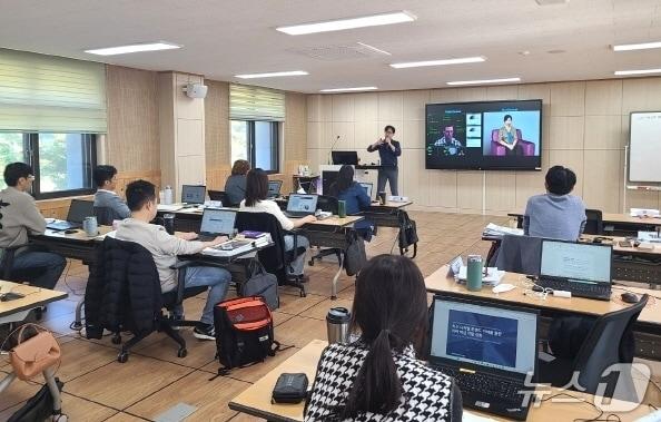 본문 이미지 - 전북교육청교육연수원이 진행 중인 ‘6급 지방공무원 장기교육과정’ 모습.(전북교육청교육연수원 제공, 재판매 및 DB 금지)/뉴스1