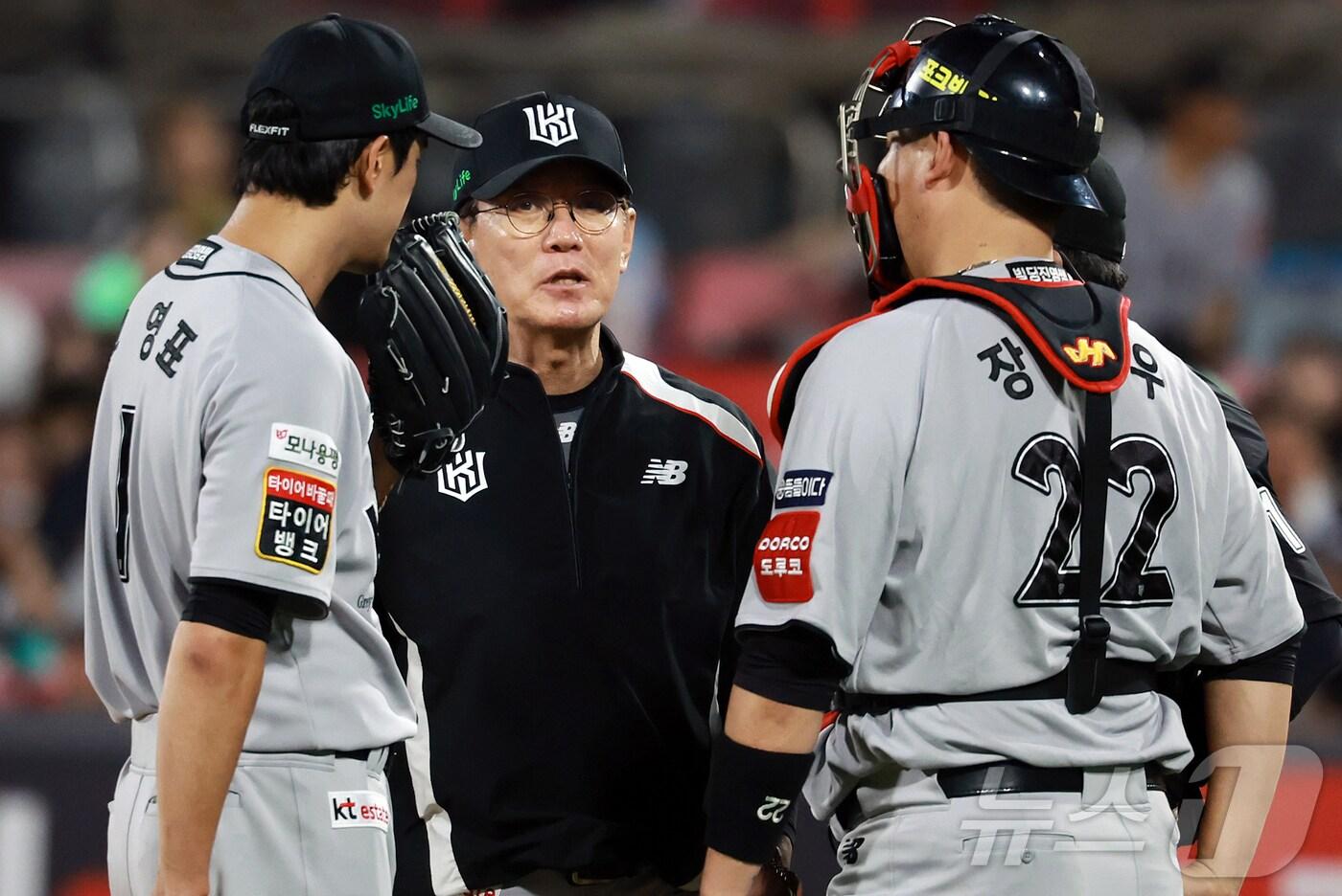 이강철 KT 위즈 감독&#40;가운데&#41;. 2025.5.21/뉴스1 ⓒ News1 김진환 기자