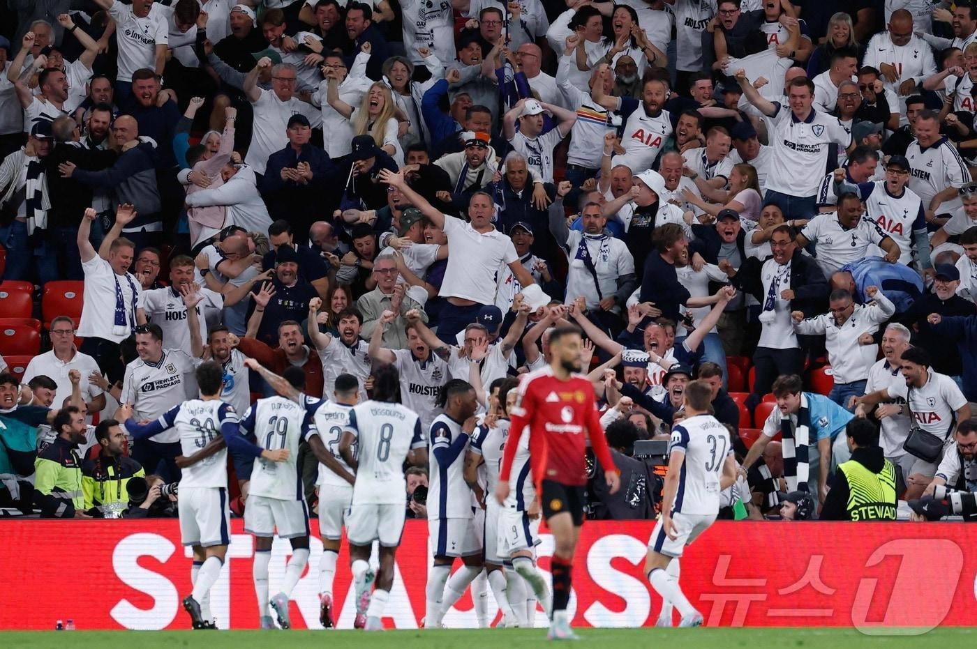 유럽축구연맹&#40;UEFA&#41; 유로파리그 선제골을 넣은 토트넘. ⓒ AFP=뉴스1