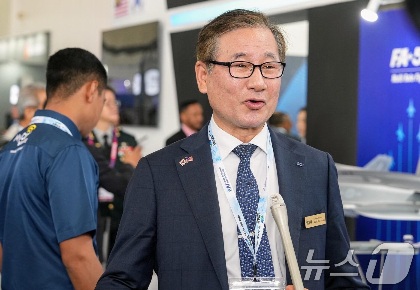 강구영 한국항공우주산업&#40;KAI&#41; 사장이 지난 5월  21일&#40;현지시간&#41; 말레이시아 랑카위에서 열린 방산전시회 &#39;LIMA 2025&#39;에서 인터뷰를 하는 모습&lt;자료사진&gt;. &#40;한국항공우주산업 제공. 재판매 및 DB 금지&#41; 2025.5.22/뉴스1