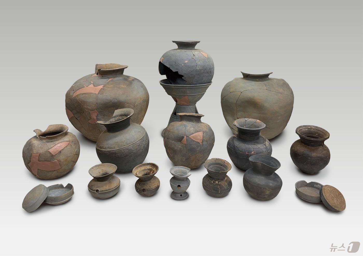 영암 내동리 쌍무덤 출토 토기류 &#40;영암군 제공. 재판매 및 DB금지&#41; /뉴스1 2025.5.22/뉴스1 
