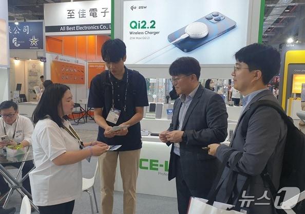 본문 이미지 - 강원 원주시가 지난 20일부터 오는 23일까지 대만 타이페이에서 IT박람회 '컴퓨텍스 2025'와 신기술·스타트업 전문박람회 '이노벡스 2025'에 참가하고 있다. (원주시 제공. 재판매 및 DB금지) 2025.5.22/뉴스1