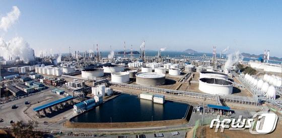 본문 이미지 - 대산 석유화학단지 전경. / 뉴스1 