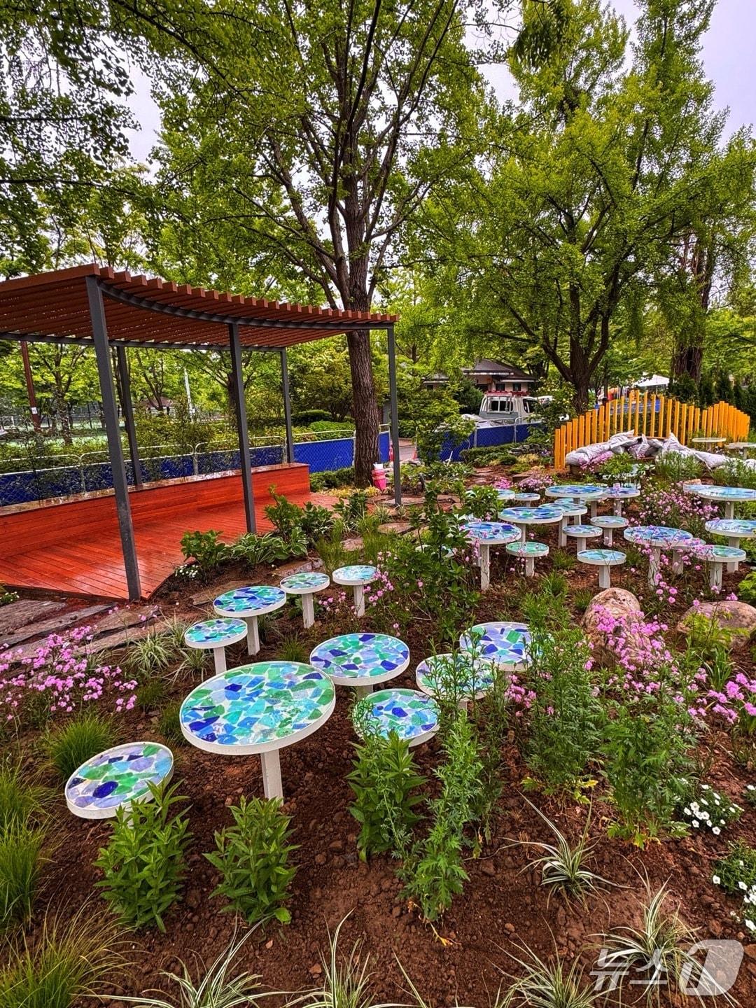 본문 이미지 - 2025 서울국제정원박람회에 참가한 춘천시 동행정원 모습.&#40;춘천시 제공, 재판매 및 DB금지&#41;