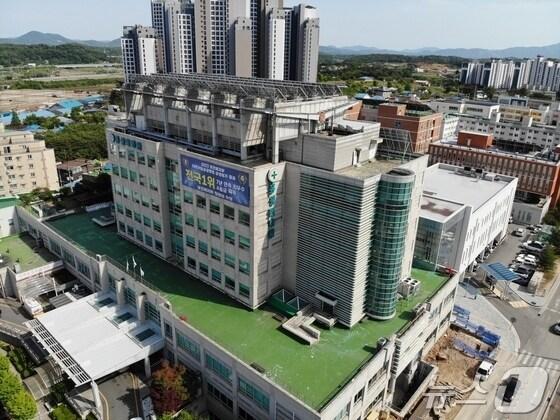 본문 이미지 - 홍성의료원 전경. / 뉴스1 