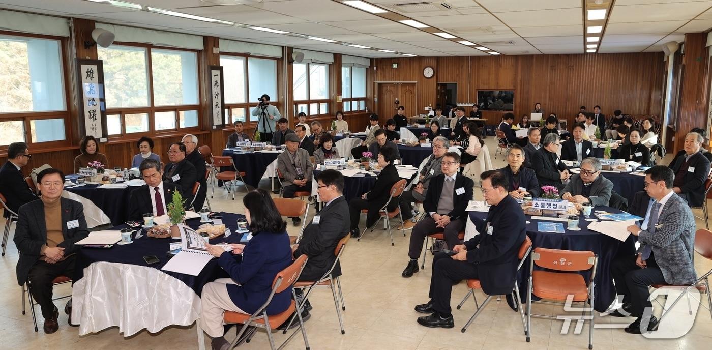충북 진천군 2024년 정책자문단 운영 모습.(진천군 제공)/뉴스1