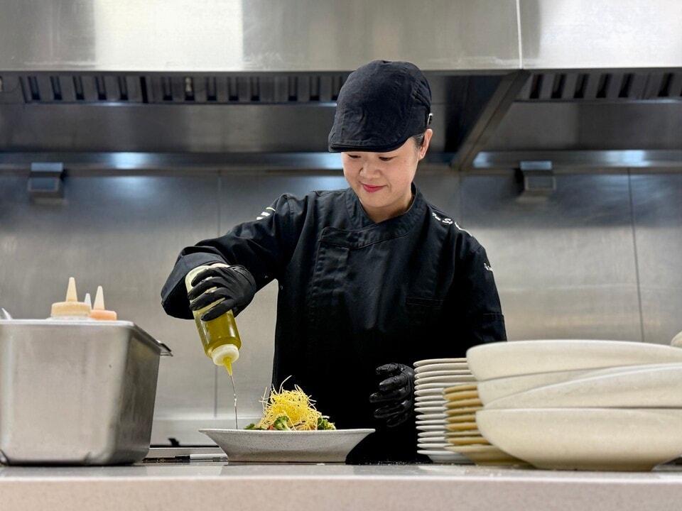 본문 이미지 - 임소현 풀무원푸드앤컬처 플랜튜드 셰프.&#40;풀무원 제공&#41;