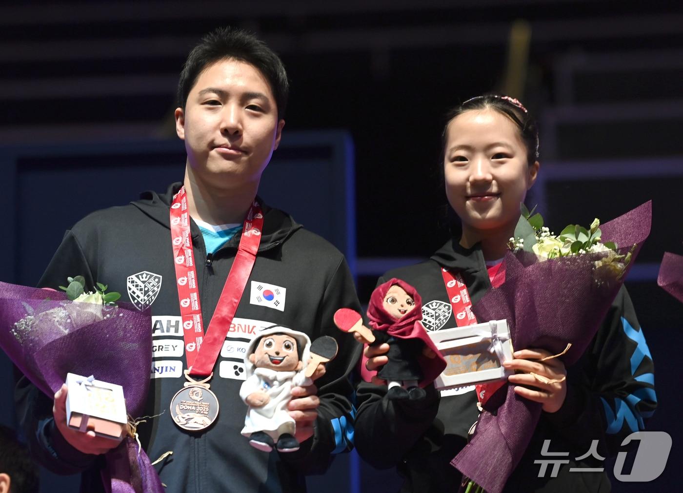 본문 이미지 - 동메달을 따낸 뒤 활짝 웃는 임종훈-신유빈 혼합복식 듀오2025.5.24/뉴스1 ⓒ News1 사진공동취재단 