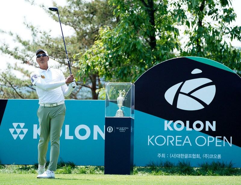 본문 이미지 - 코오롱 제67회 한국오픈 골프선수권대회 정상에 오른 사돔 깨우깐짜나. (코오롱한국오픈조직위원회 제공)