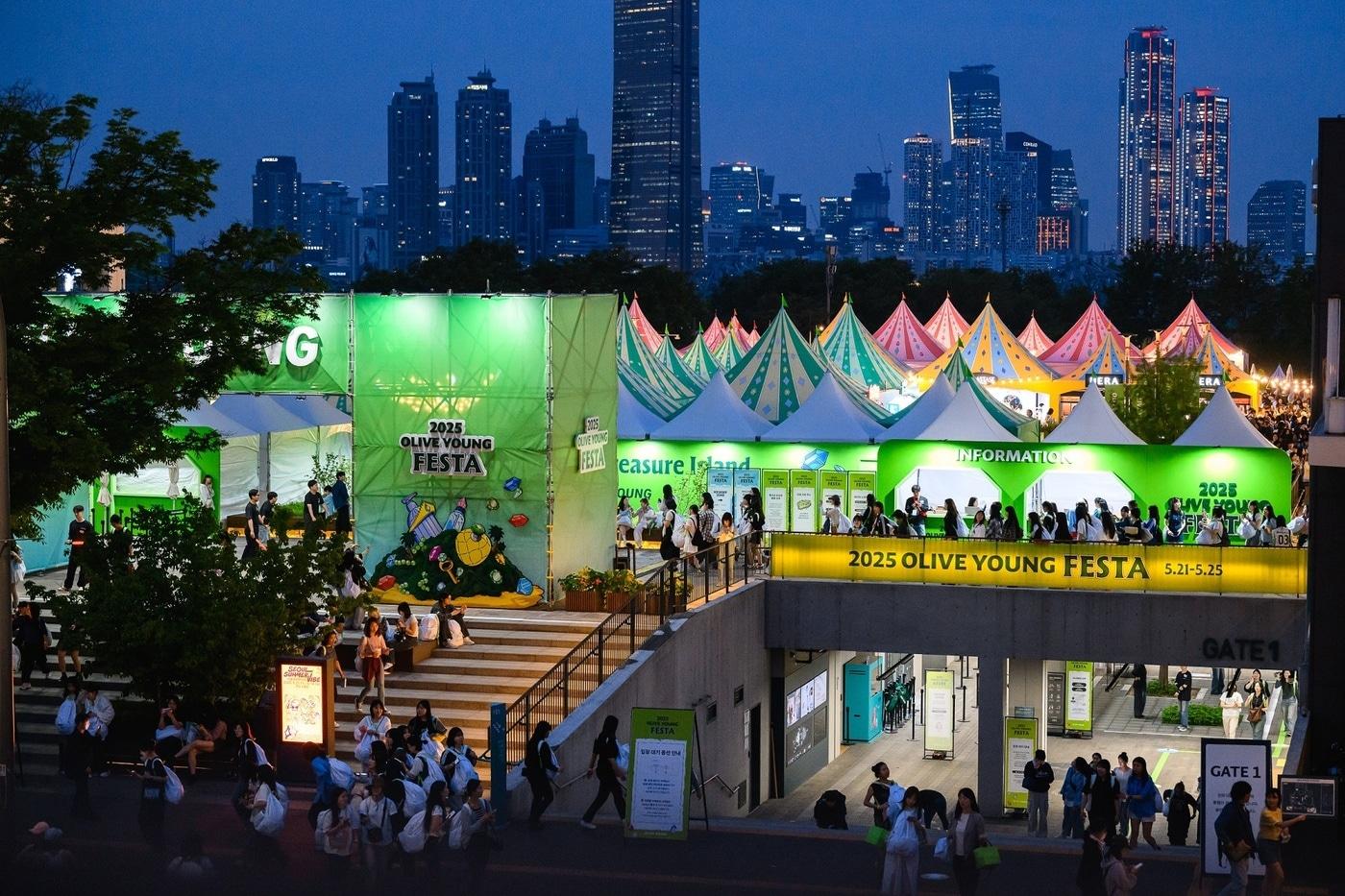 지난 21~25일 서울시 용산구 노들섬 일대에서 진행한 &#39;2025 올리브영 페스타&#39; 모습.&#40;올리브영제공&#41;