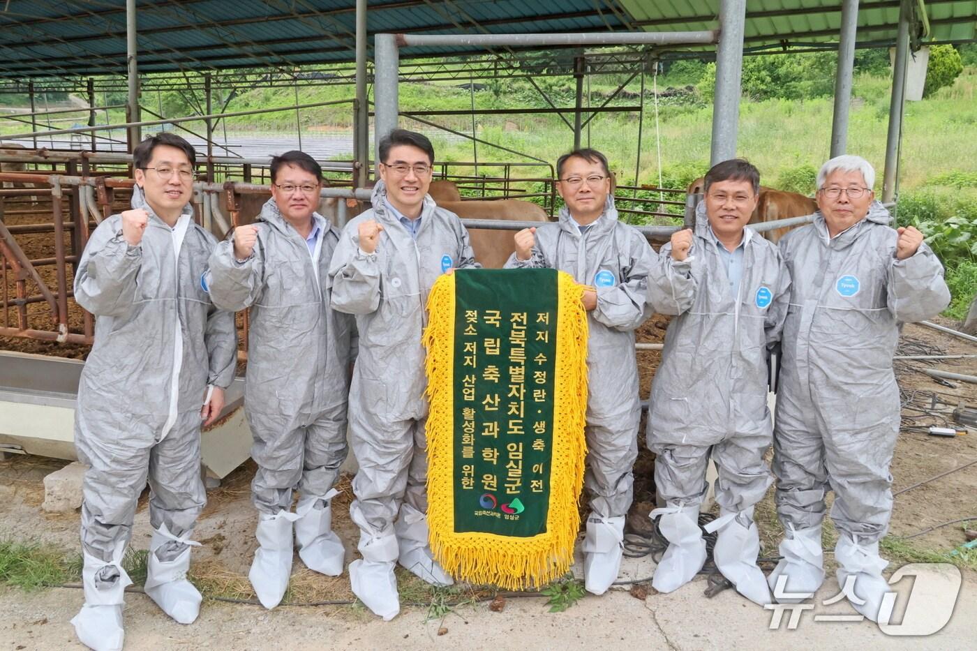 국립축산과학원이 제공한 저지종 젖소 5두가 전북 임실군 성수면에 소재한 전문 목장에 입식했다.&#40;임실군제공. 재판매 및 DB금지&#41;2025.5.26/뉴스1