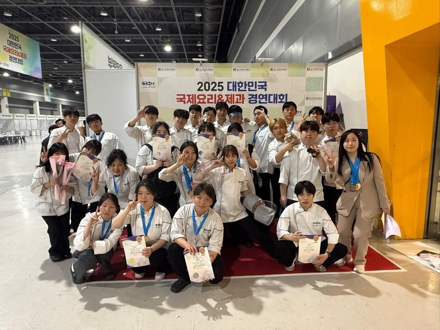 본문 이미지 - 충청대학교는 호텔조리파티쉐과 학생들.(충청대학교 제공. 재판매 및 DB금지)/뉴스1