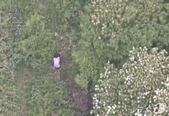 본문 이미지 - 광덕산에서 실종됐다가 하룻 만에 발견된 A 씨.(천안동남경찰서 제공. 재판매 및 DB금지)