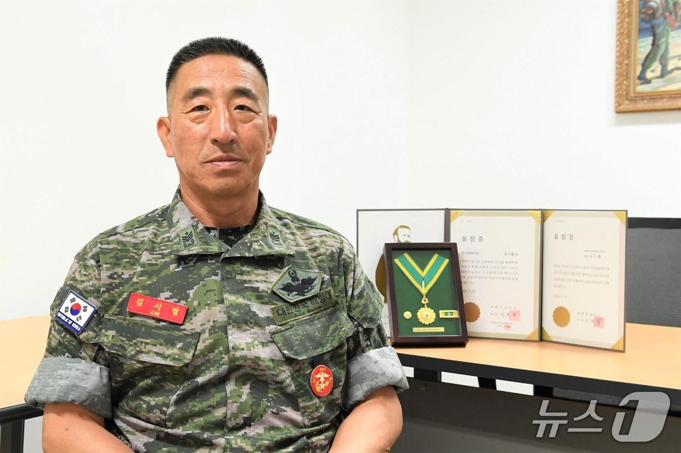 378회의 헌혈을 달성한 해병대 교육훈련단 김시열 원사.(해병대교육훈련단 제공, 재판매 및 DB 금지) 2025,5.26/뉴스1 