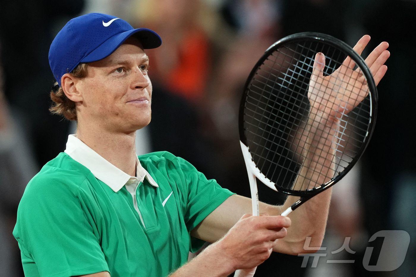 프랑스오픈 2회전에 진출한신네르.ⓒ AFP=뉴스1