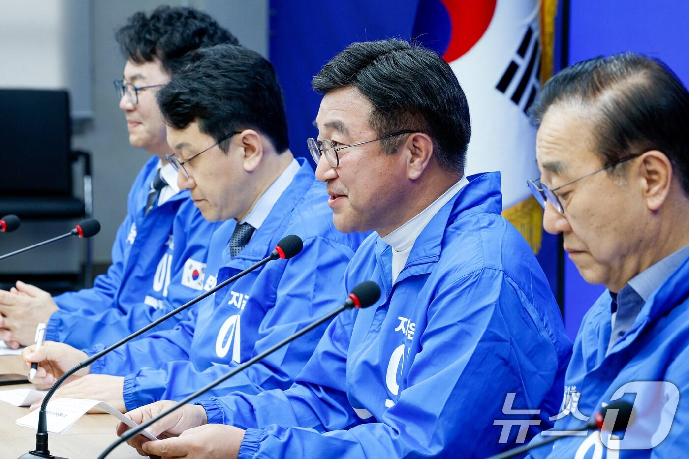 윤호중 더불어민주당 중앙선거대책위원회 총괄본부장이 27일 오전 서울 여의도 중앙당사에서 열린 제7차 총괄본부장단 회의에 참석해 모두 발언하고 있다. 2025.5.27/뉴스1 ⓒ News1 안은나 기자