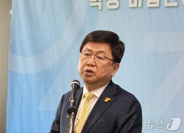 본문 이미지 - 27일 학생 마음건강 프로젝트를 설명하는 최교진 세종교육감. / 뉴스1