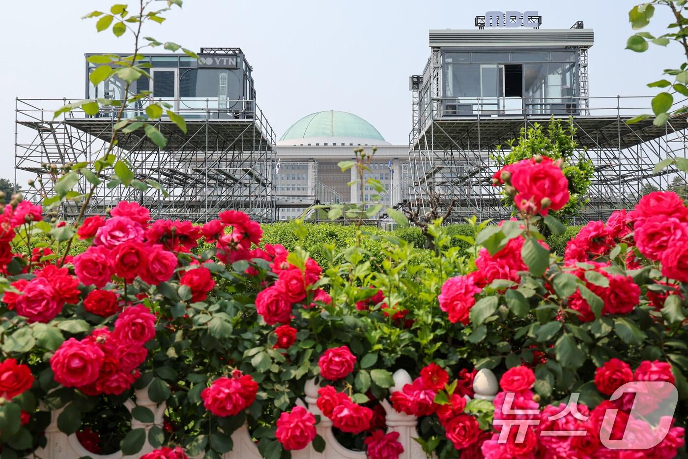 제21대 대통령 선거를 일주일 앞둔 27일 서울 여의도 국회에 방송사 생중계 부스가 마련돼 있다. 2025.5.27/뉴스1 ⓒ News1 안은나 기자